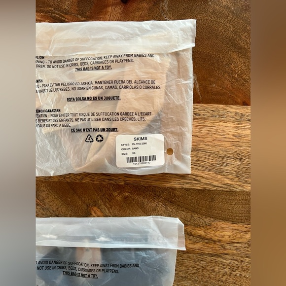 ✨3 SKIMS Weightless Thong (3 pair) - Picture 5 of 7